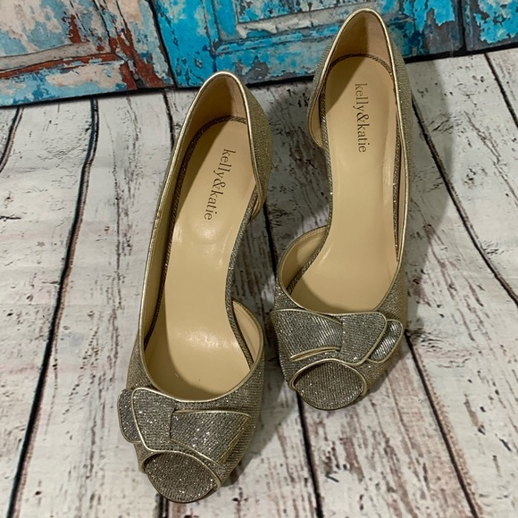 Kelly & Katie Shoes Kelly And Katie Metallic Shoes Poshmark